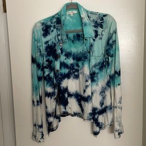 Woman’s Snap-button Top